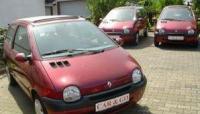  1 Renault Twingo 3 . 